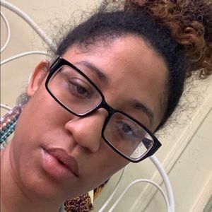 Meet your Posher, Deanna